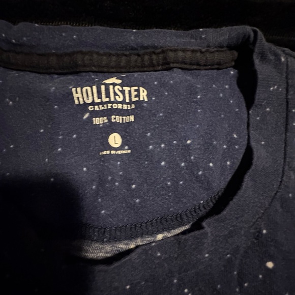 Hollister T-Shirt - Picture 2 of 3